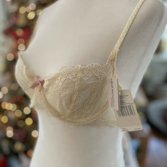 Lace Underwire Bra in Beige - Picture 2 of 8